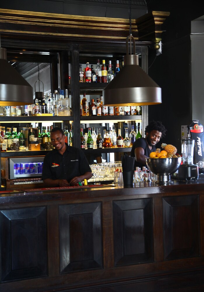 Hotel Bar