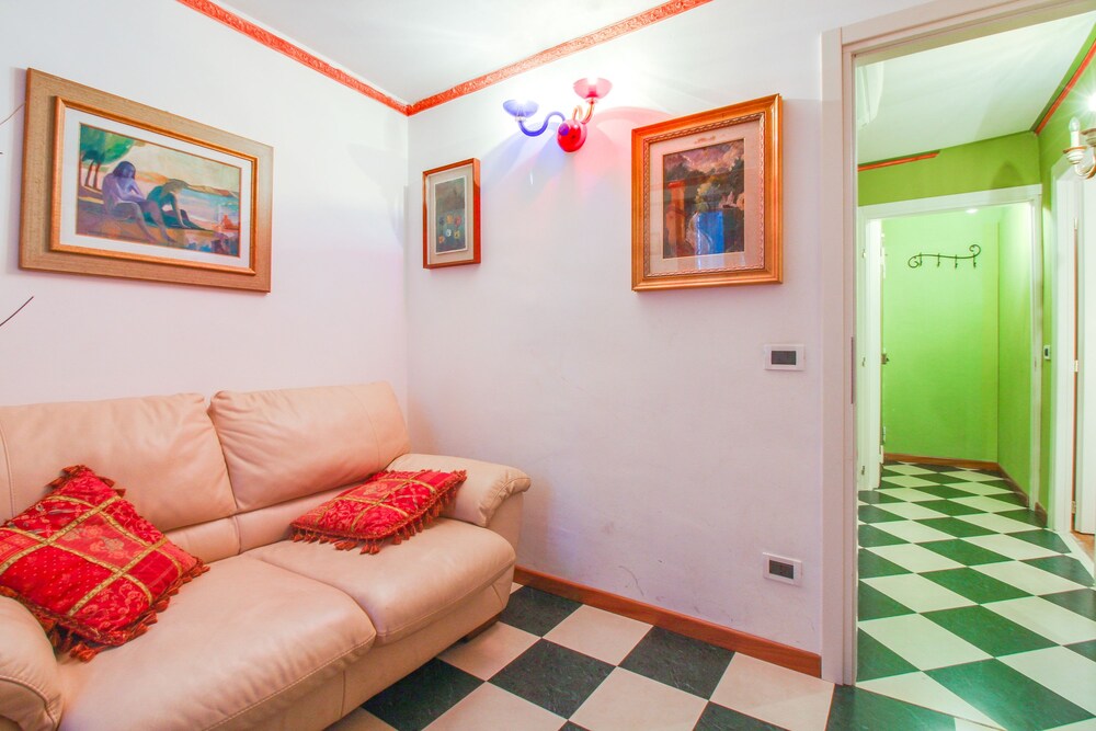 Apartment, 1 Bedroom (B3 - Random Address) - Living Room