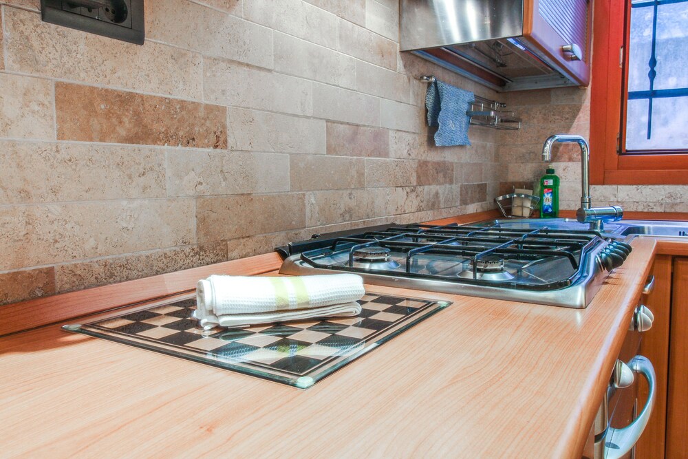Studio (M2 - Random Address) - In-Room Kitchenette