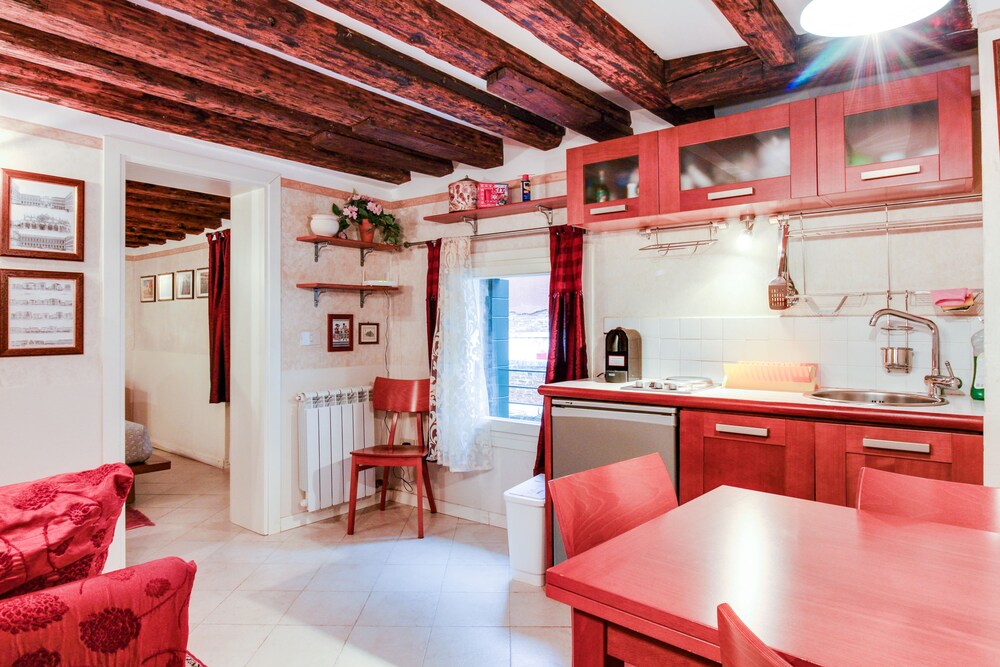 Apartment, 1 Bedroom (B2 - Random Address) - In-Room Kitchenette