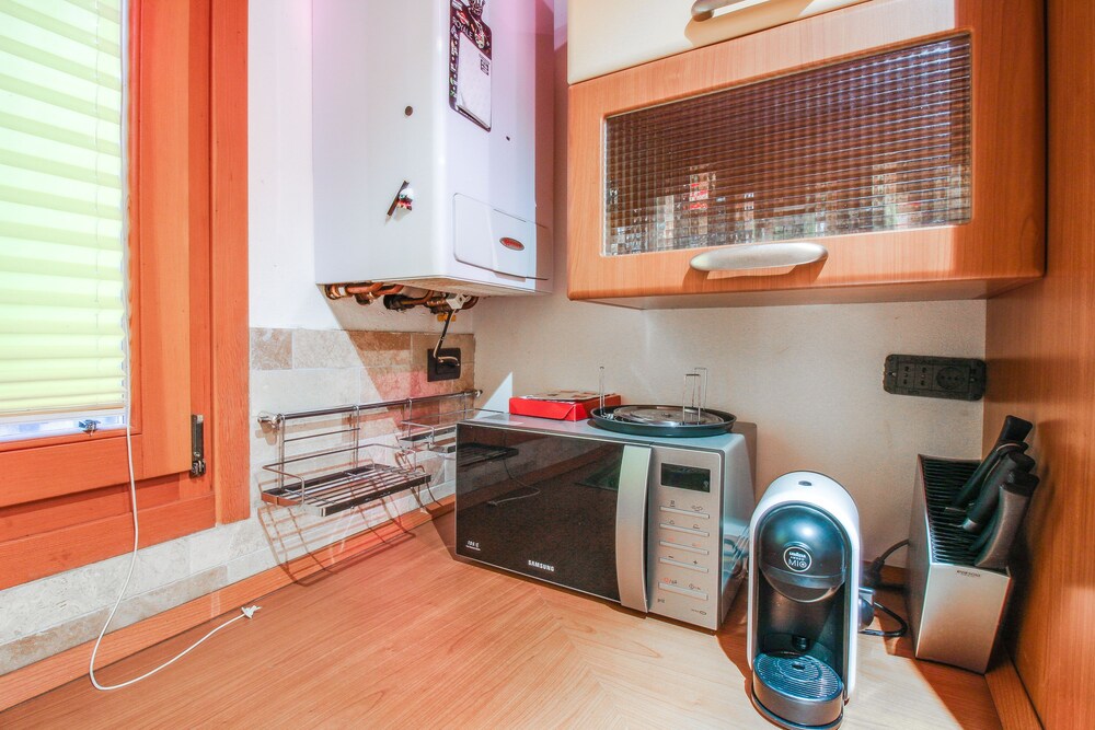 Studio (M2 - Random Address) - In-Room Kitchenette