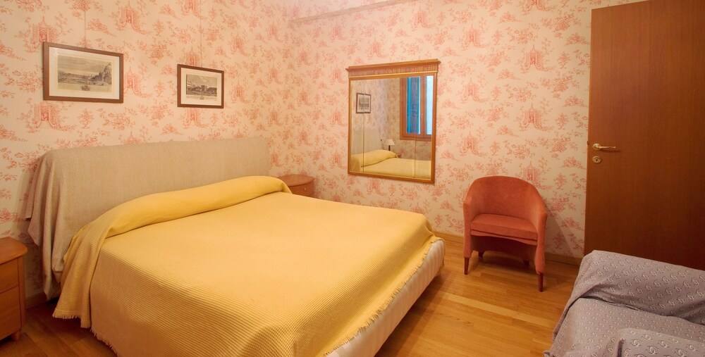 Studio (M2 - Random Address) - Guestroom
