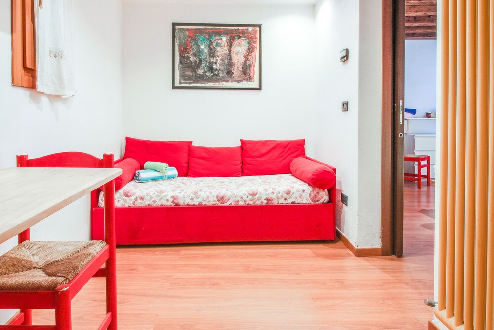 Studio (M2 - Random Address) - Living Room