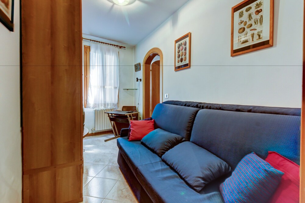 Apartment, 1 Bedroom (B2 - Random Address) - Living Area