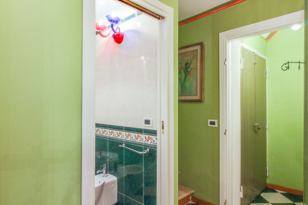 Apartment, 1 Bedroom (B3 - Random Address) - Bathroom