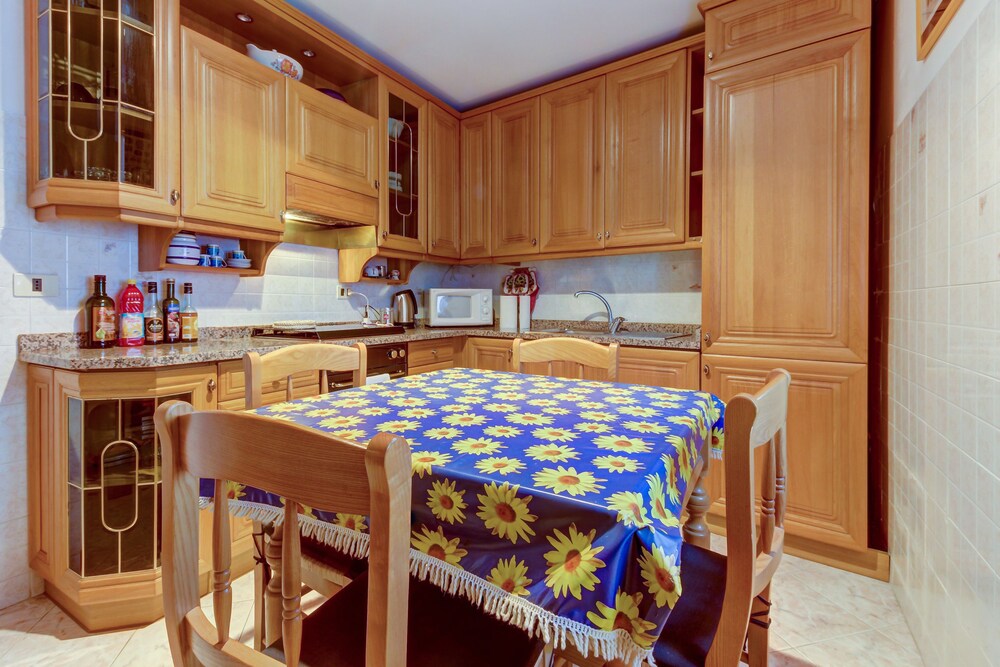 Apartment, 1 Bedroom (B2 - Random Address) - In-Room Dining
