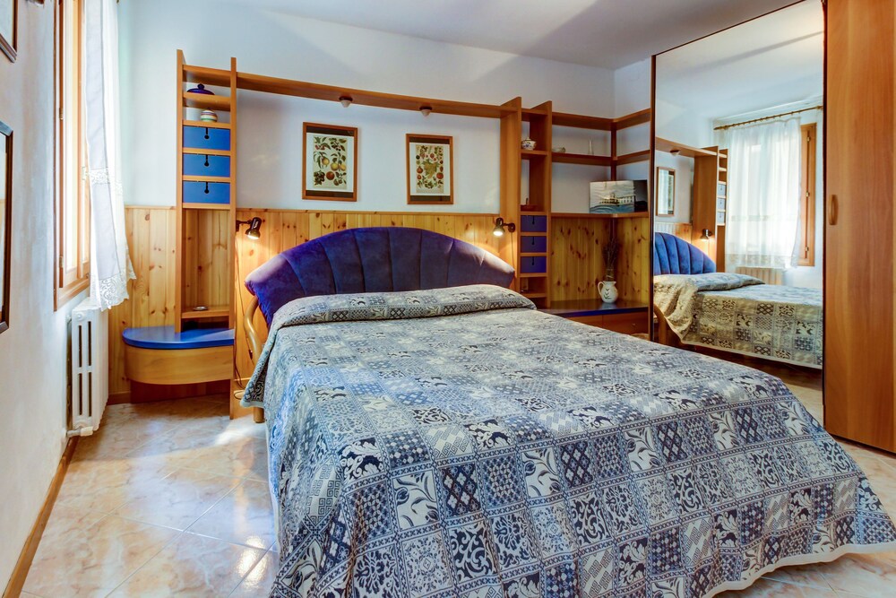 Apartment, 1 Bedroom (B2 - Random Address) - Guestroom