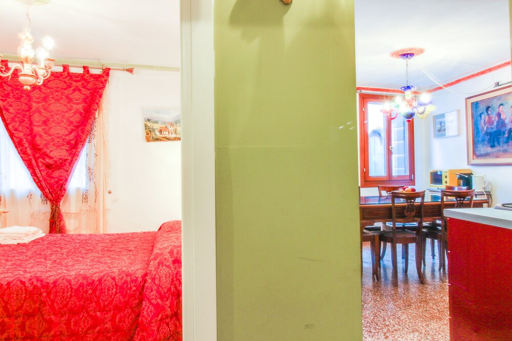 Apartment, 1 Bedroom (B3 - Random Address) - Guestroom