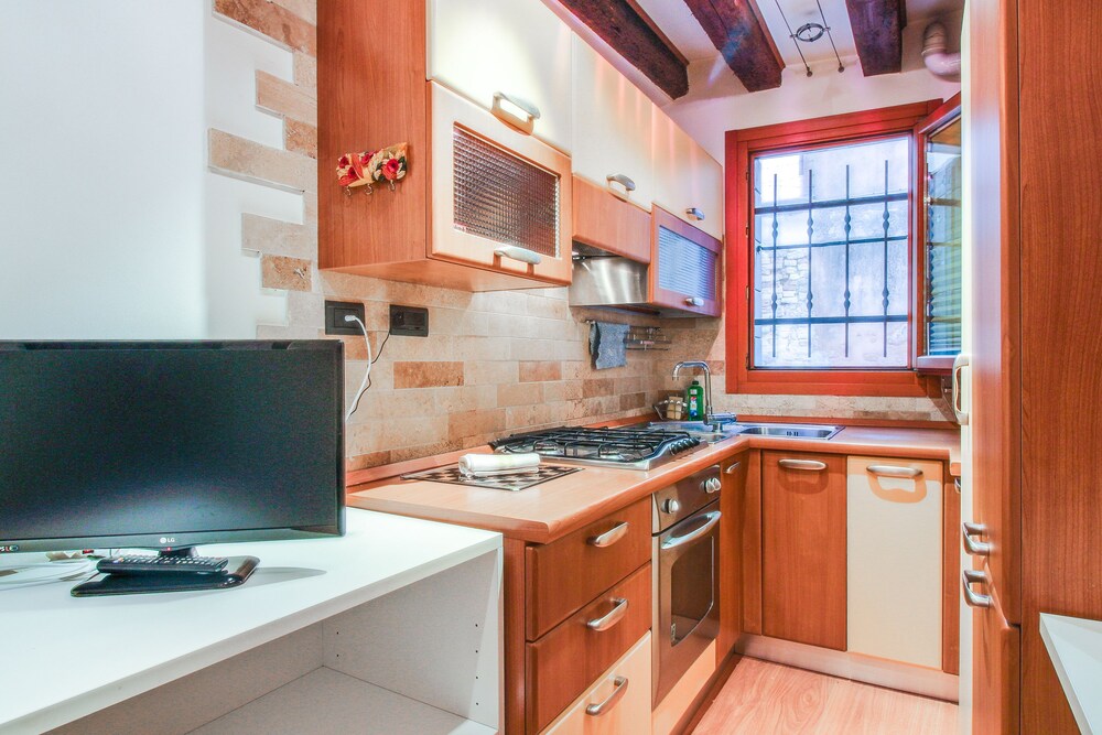Studio (M2 - Random Address) - In-Room Kitchenette