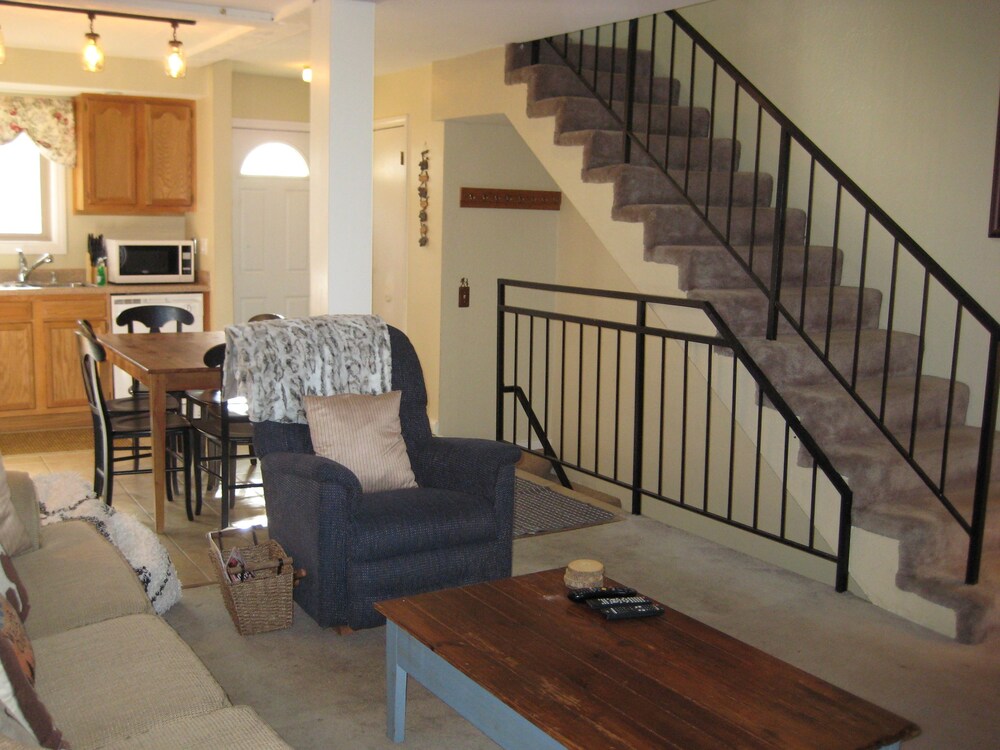 Condo, 2 Bedrooms (+ Loft) - Living Area