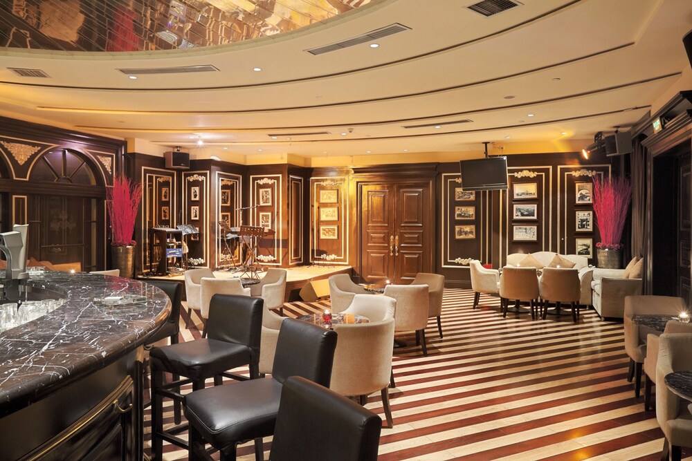 Hotel Bar