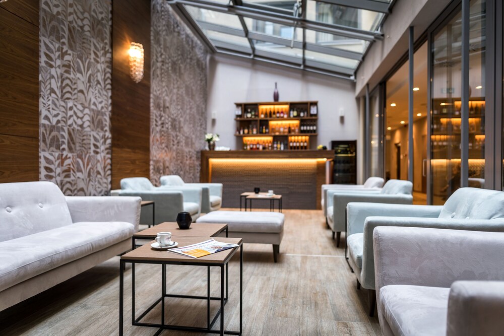 Hotel Lounge
