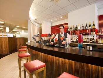 Hotel Bar