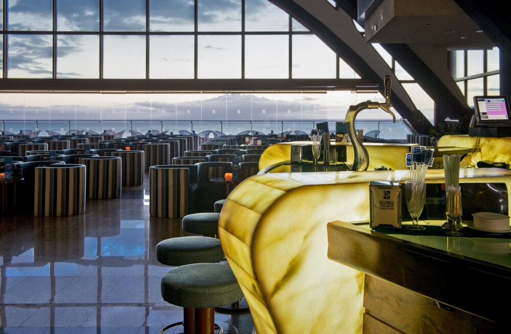 Hotel Bar