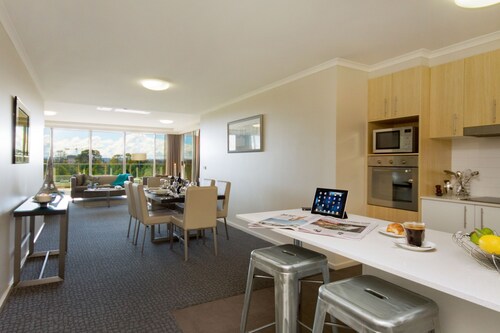 Pacific Suites Canberra