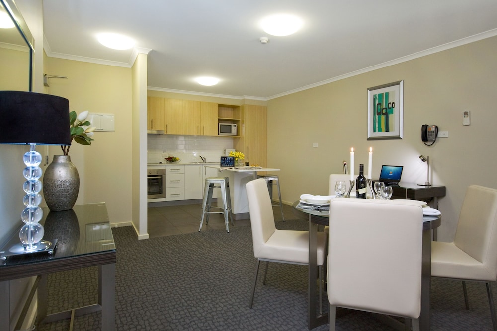 Special Offer: One-Bedroom Apartment (Couples B&B Special) - Living Area