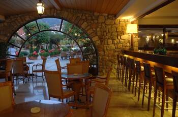Hotel Bar