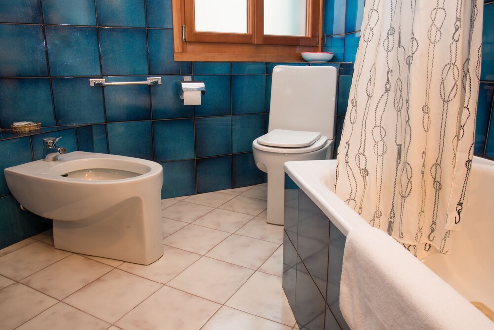 Standard Apartment - Bathroom