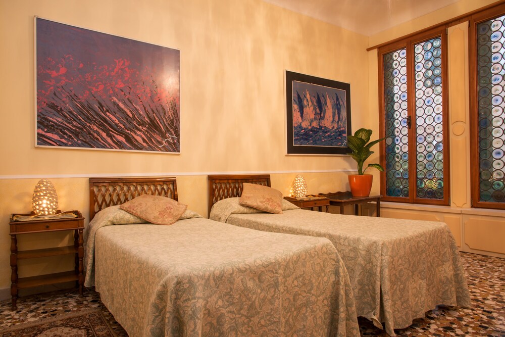 Standard Apartment - Guestroom