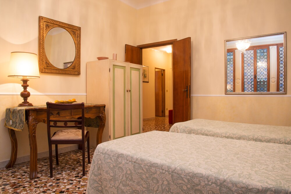 Standard Apartment - Guestroom