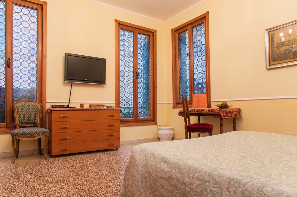 Standard Apartment - Guestroom