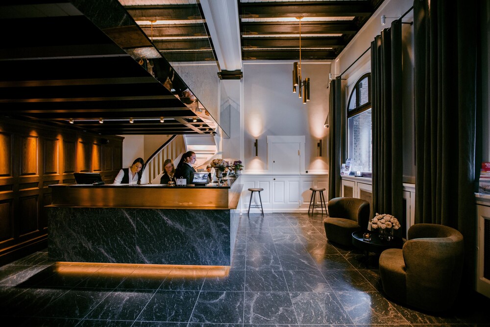 Hotel Bar