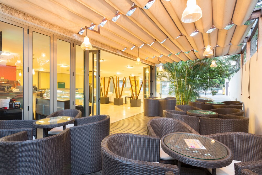 Hotel Lounge