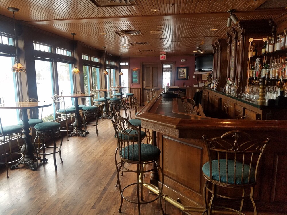 Hotel Bar
