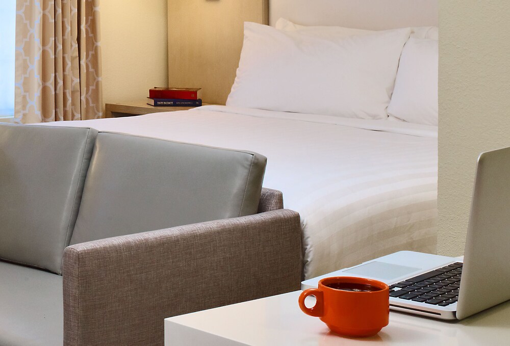 Studio Suite, 1 King Bed - Guestroom