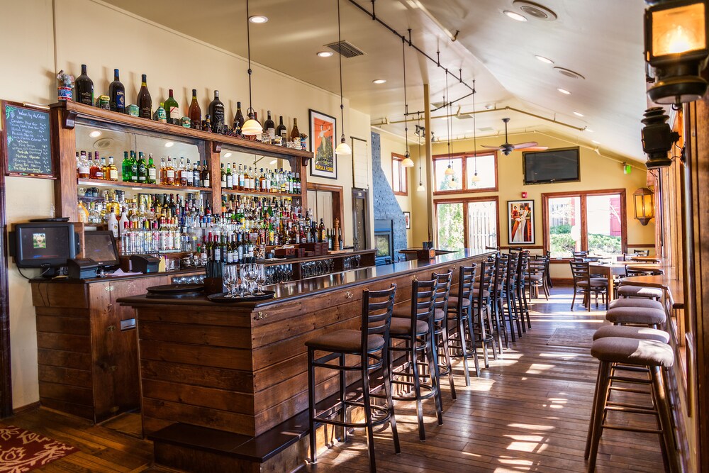 Hotel Bar