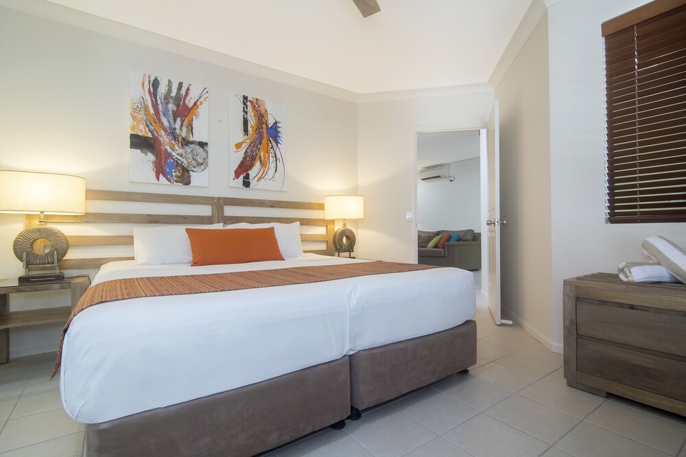 1 Bedroom Superior Jacuzzi - Living Area