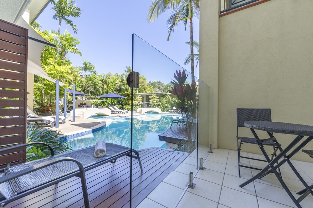 Superior Studio Pool Access - Terrace/Patio