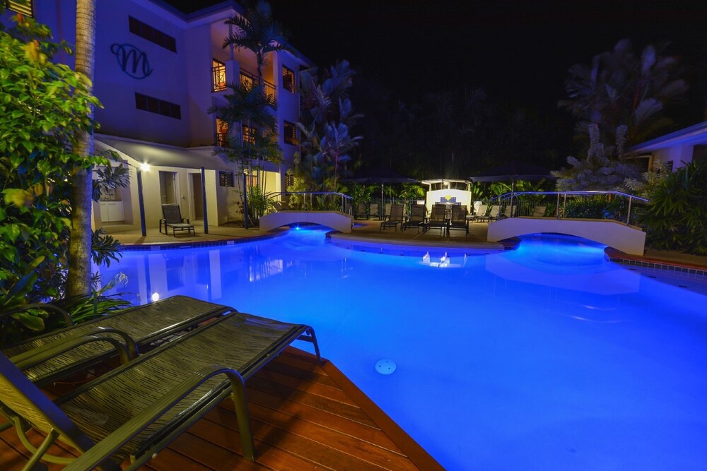 1 Bedroom Superior Pool Access - Guestroom View