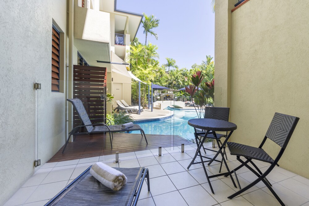 Superior Studio Pool Access - Terrace/Patio