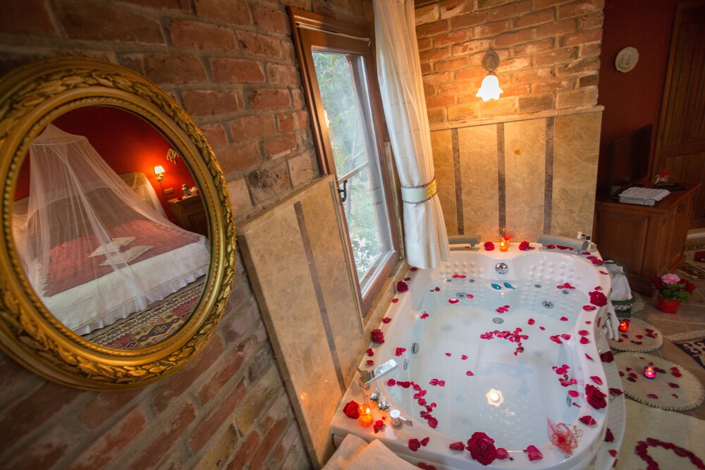 Jetted Tub