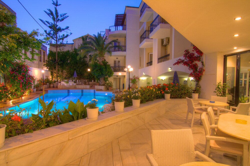 Poolside Bar
