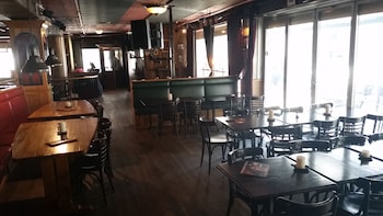 Hotel Bar