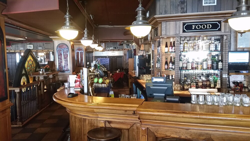 Hotel Bar