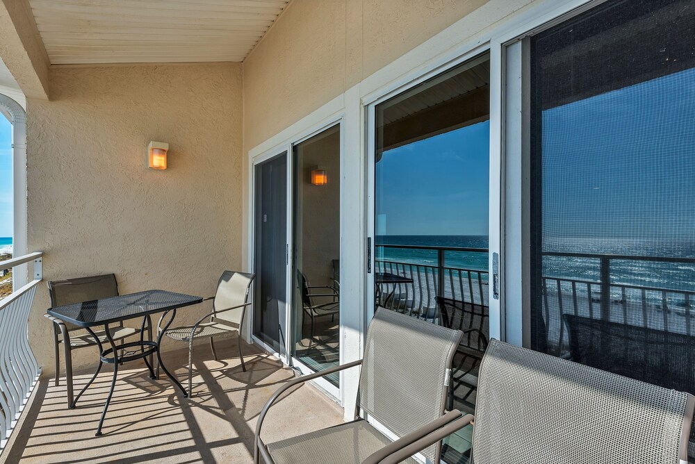 Condo, 2 Bedrooms & Loft, 2 Bathrooms, Sea Facing - Balcony