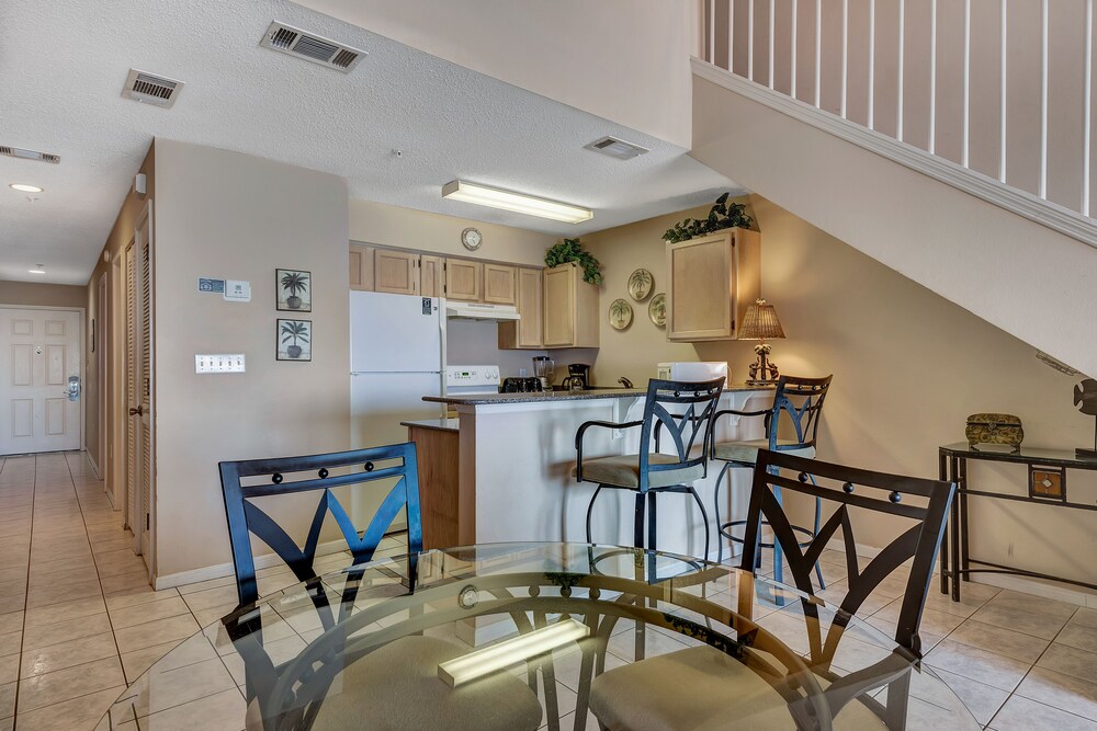 Condo, 2 Bedrooms & Loft, 2 Bathrooms, Sea Facing - In-Room Dining