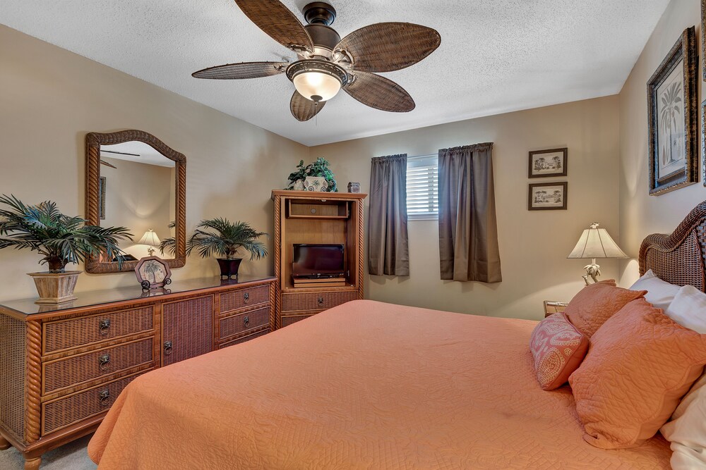 Condo, 2 Bedrooms & Loft, 2 Bathrooms, Sea Facing - Guestroom