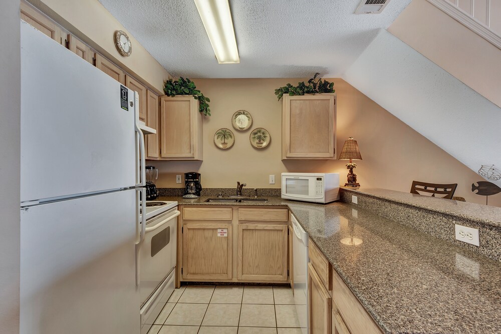 Condo, 2 Bedrooms & Loft, 2 Bathrooms, Sea Facing - In-Room Kitchen