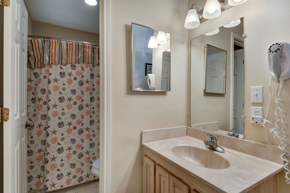 Condo, 2 Bedrooms & Loft, 2 Bathrooms, Sea Facing - Bathroom
