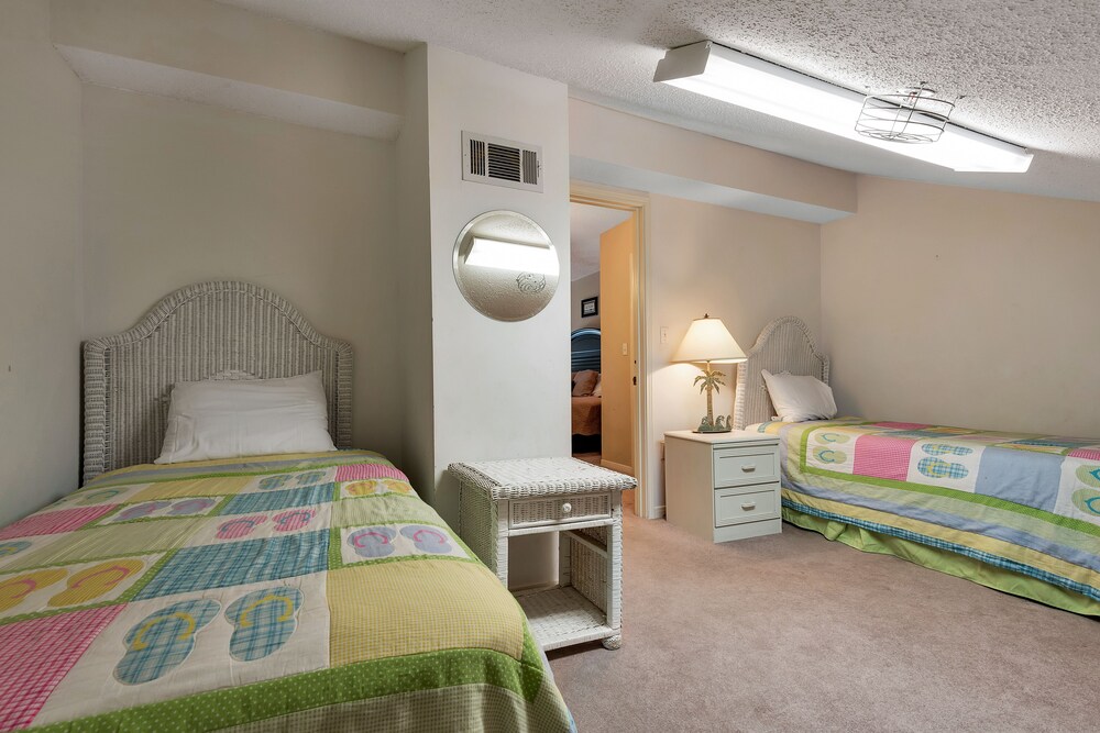 Condo, 2 Bedrooms & Loft, 2 Bathrooms, Sea Facing - Guestroom