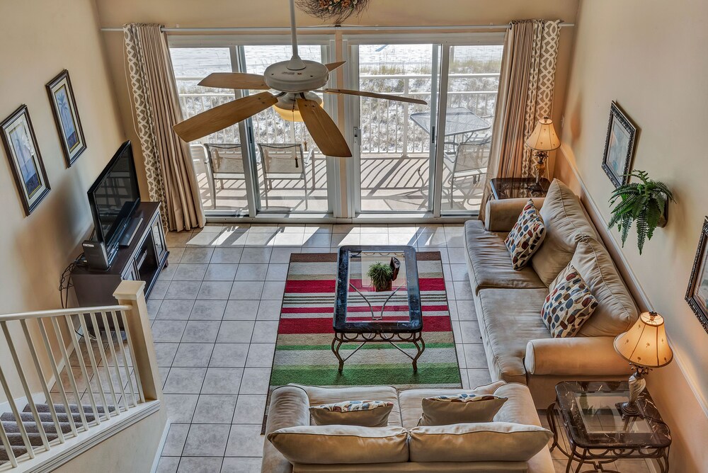 Condo, 2 Bedrooms & Loft, 2 Bathrooms, Sea Facing - Living Room