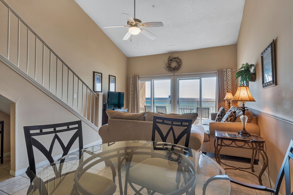 Condo, 2 Bedrooms & Loft, 2 Bathrooms, Sea Facing - In-Room Dining