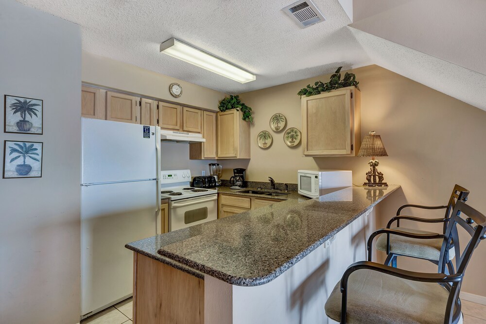 Condo, 2 Bedrooms & Loft, 2 Bathrooms, Sea Facing - In-Room Kitchen