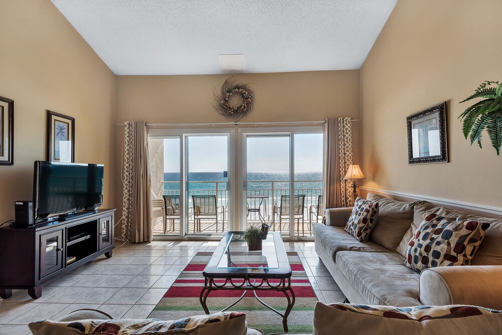 Condo, 2 Bedrooms & Loft, 2 Bathrooms, Sea Facing - Living Room