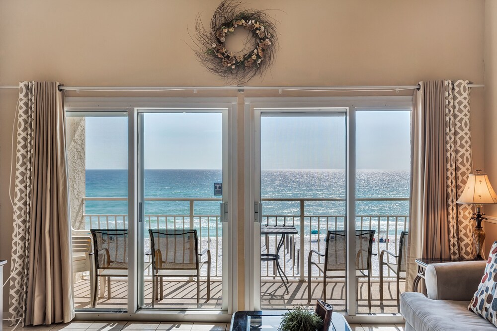 Condo, 2 Bedrooms & Loft, 2 Bathrooms, Sea Facing - Living Room