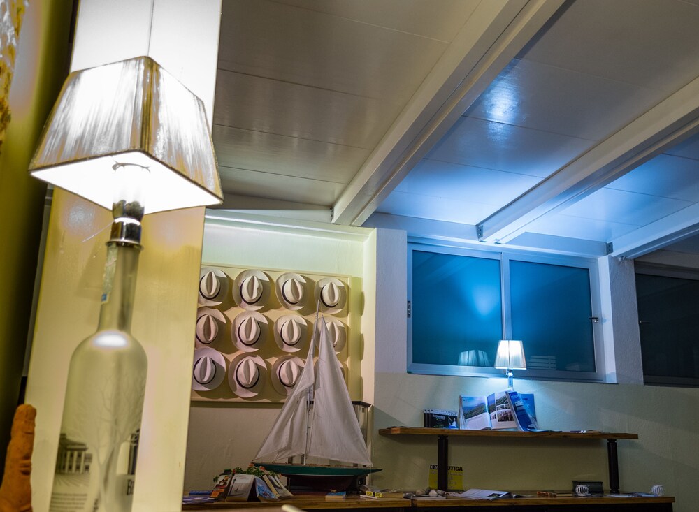 Hotel Lounge
